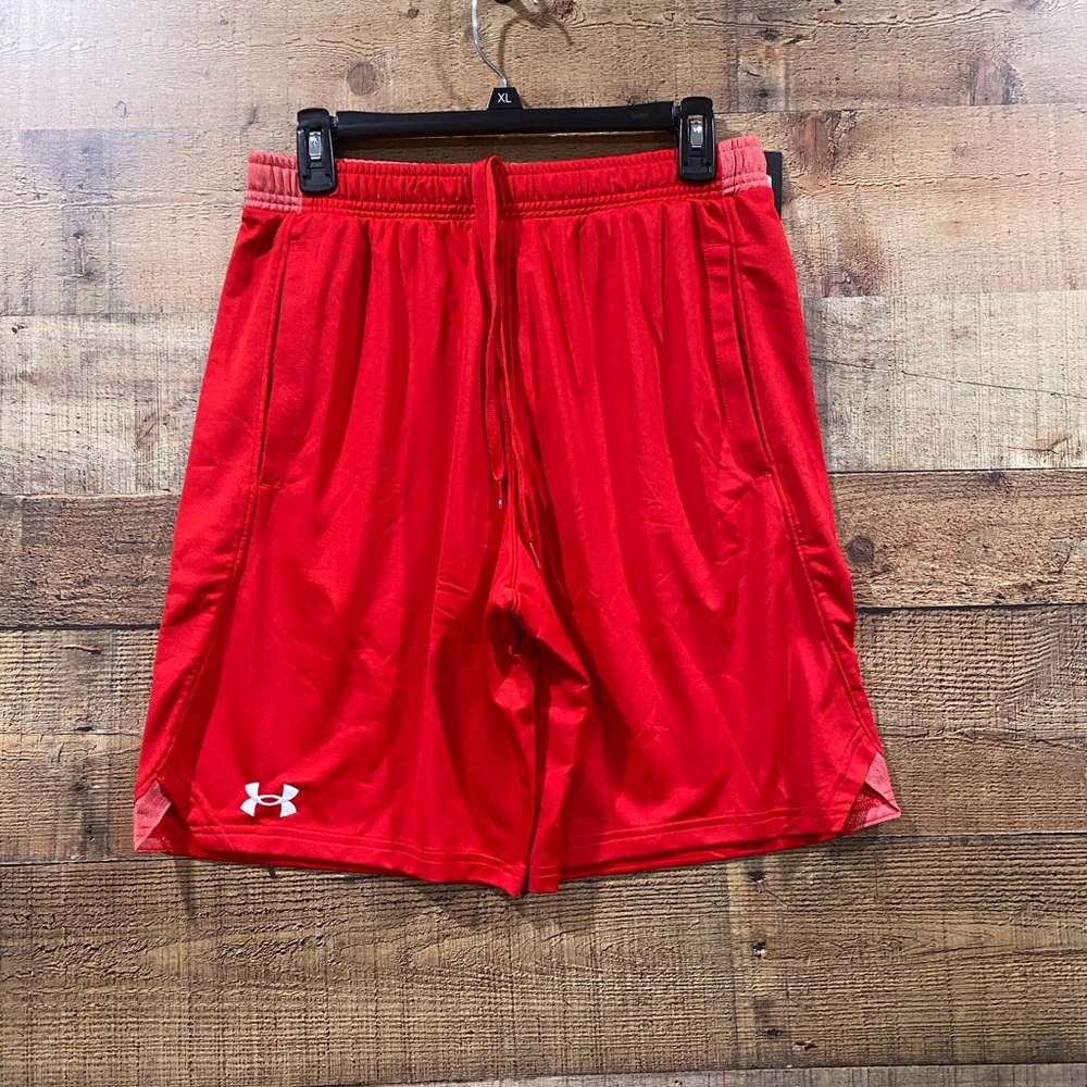 New With Tags Mens Under Armour Red Locker 9” Shorts Size Medium